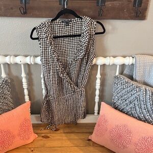 Banana Republic Brown & Cream Printed Sleeveless Top